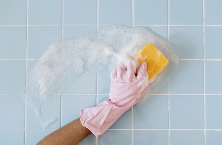 How to Clean Tub Grout for a Sparkling Bathroom